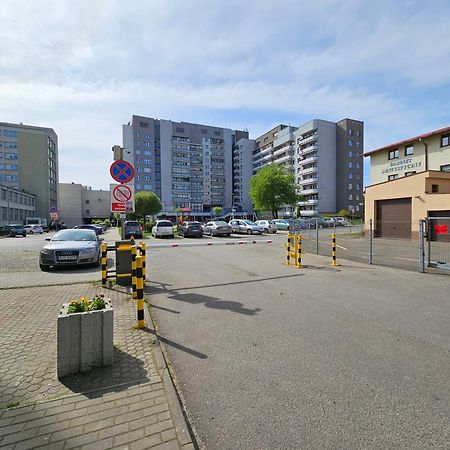 Handy Apartamenty - Mieszkania Na Doby W Centrum Rzeszowa Exterior photo